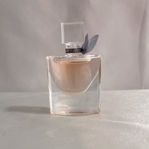 NWOT Lancôme La Vie Est Belle Eau De Parfum. 0.14 fl oz Great Gift!